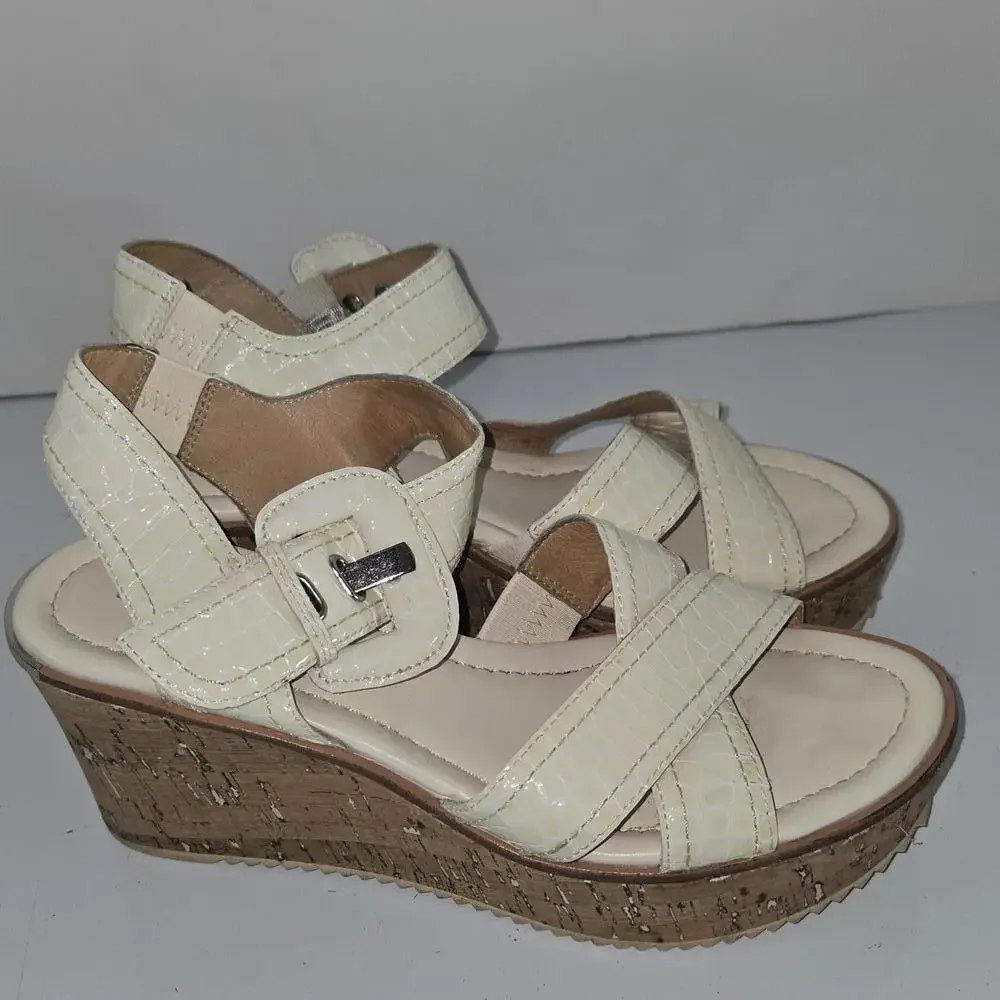 0244  Donald Pliner Judee White Platform Sandals Wedge Slingback‎ Size 8M